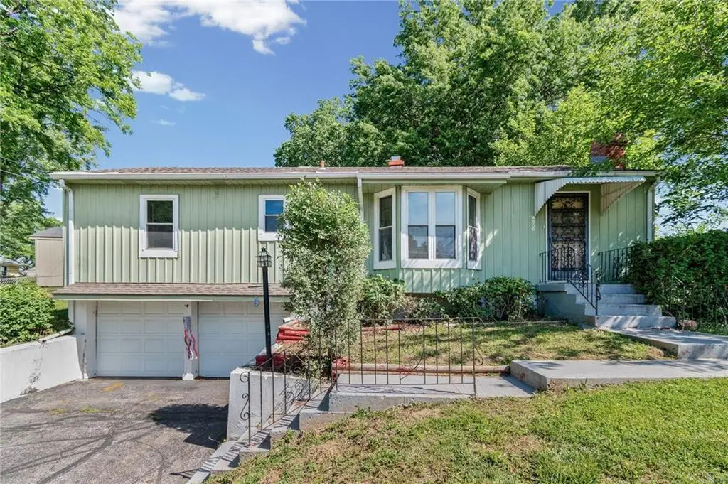 4906 NE 35th Street, Kansas City, MO 64117 - #1