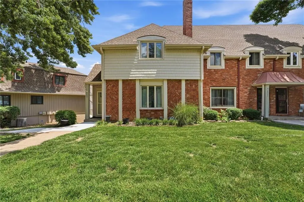 8399 Waukomis Drive, Kansas City, MO 64154 - #1