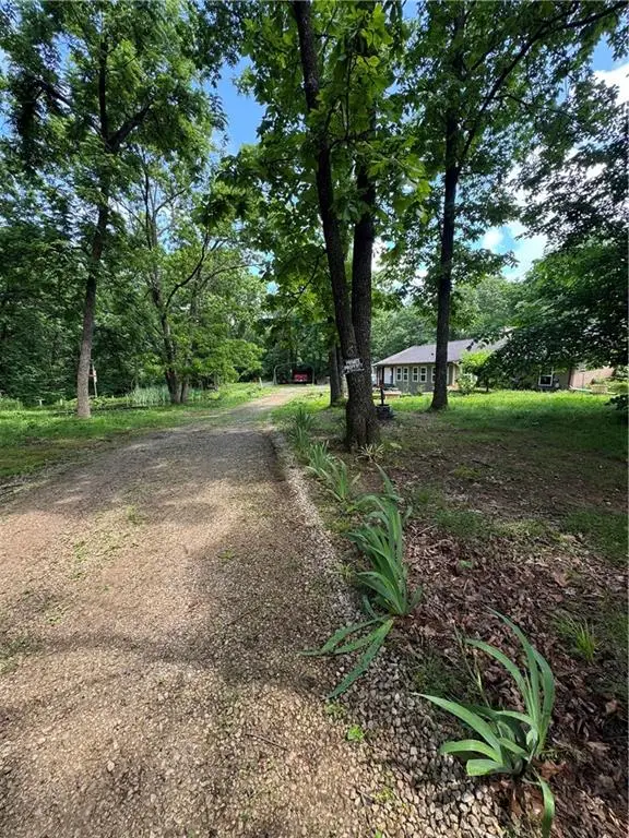 305 SW 600th Road, Warrensburg, MO 64093