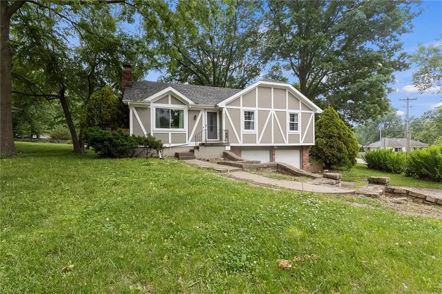 801 NE 113th Street, Kansas City, MO 64155 - #2
