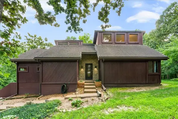 21101 Bittersweet Drive, Lenexa, KS 66220