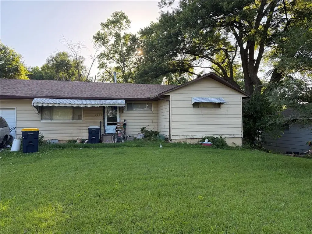 8720 Longview Court, Kansas City, MO 64134 - #1