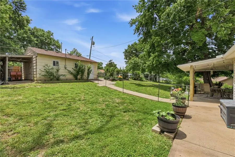 1025 Ironmoulders Street, Leavenworth, KS 66048 - #3