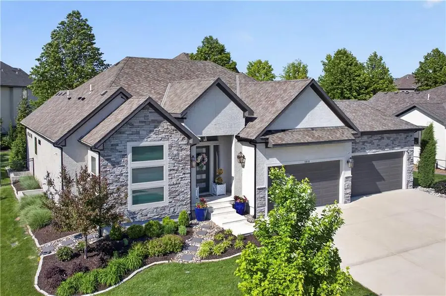2818 W 162nd Terrace, Overland Park, KS 66085 - #2
