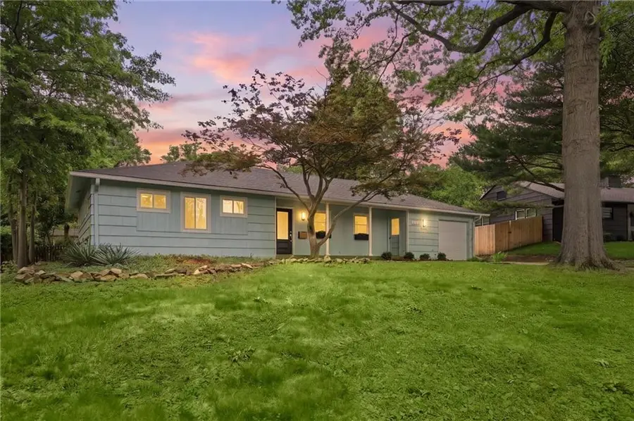 7740 Briar Drive, Prairie Village, KS 66208 - #3