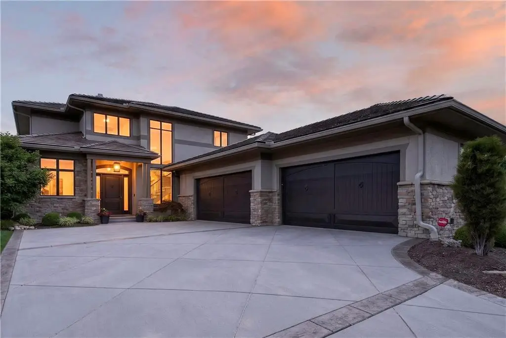 6009 W 137th Street, Overland Park, KS 66223 - #1