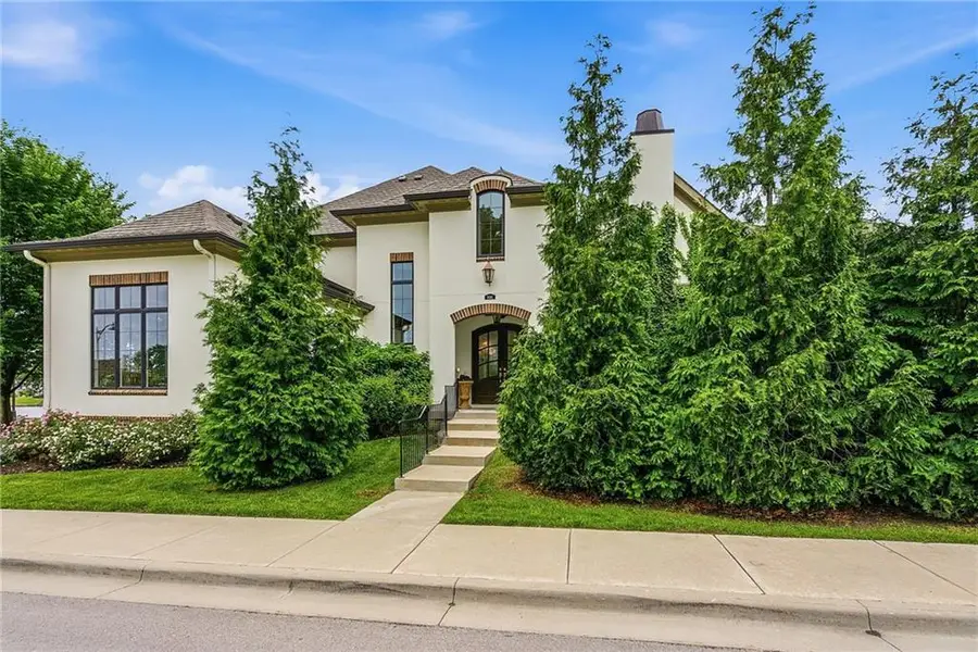 9320 Rosewood Drive, Prairie Village, KS 66207 - #2