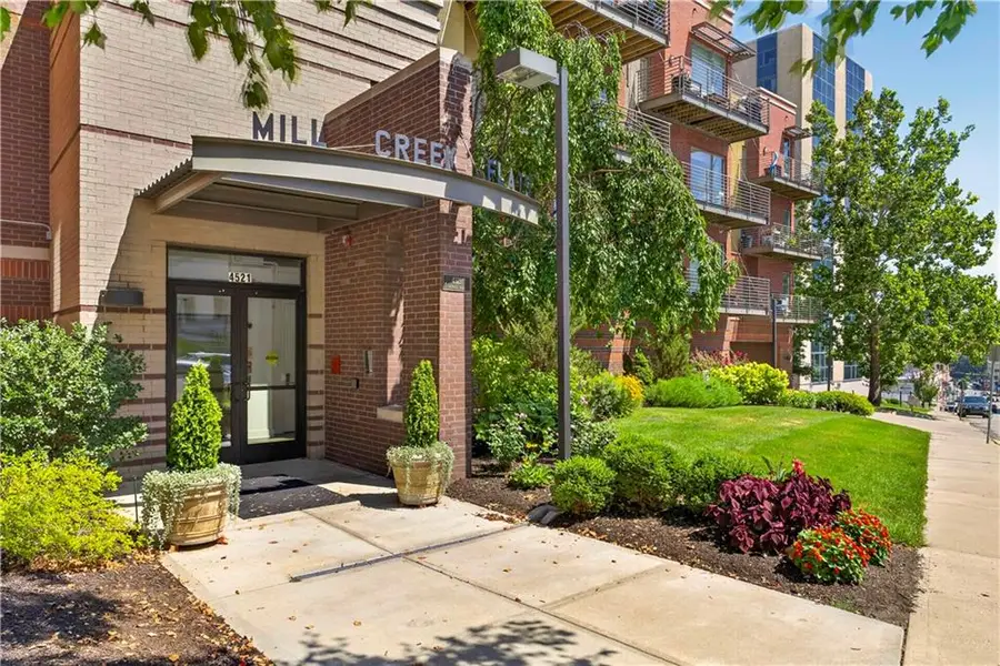 4521 Wornall Road #213, Kansas City, MO 64111 - #2