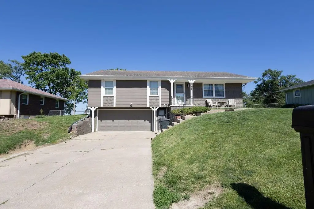 1501 Tamara Drive, Saint Joseph, MO 64506 - #1