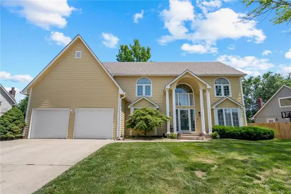 1305 NE Offshore Court, Blue Springs, MO 64014