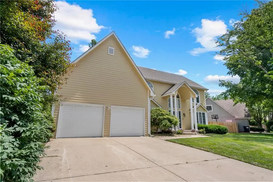 1305 NE Offshore Court, Blue Springs, MO 64014 - #3