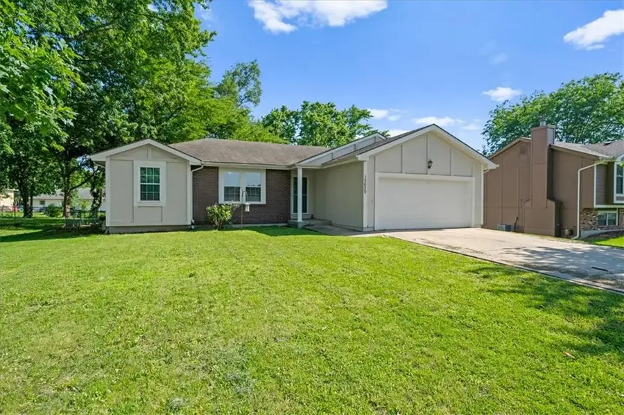 15629 Klamm Street, Basehor, KS 66007 - #2