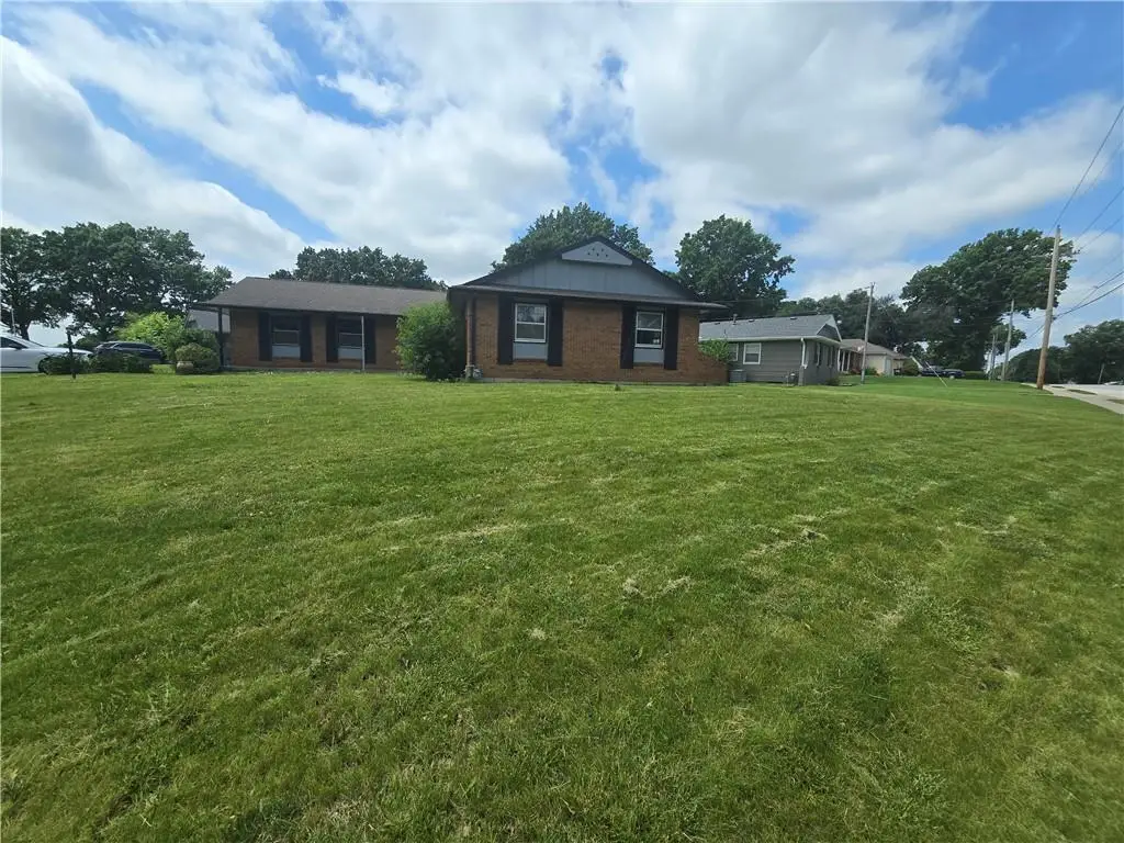 8700 Ford Avenue, Raytown, MO 64138 - #1