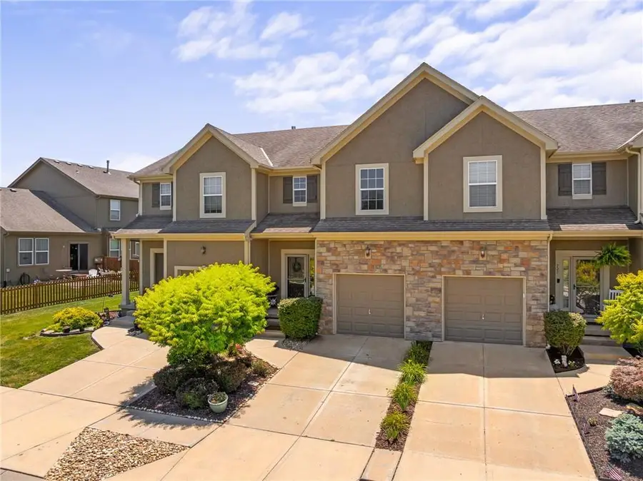 725 W Jefferson Street, Gardner, KS 66030 - #2