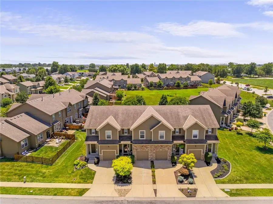 725 W Jefferson Street, Gardner, KS 66030 - #3