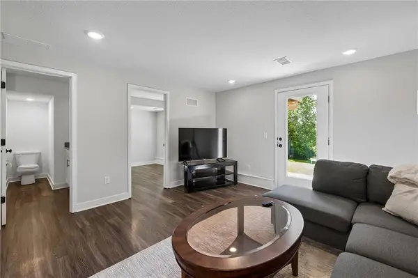 5232 N Cambridge Avenue, Kansas City, MO 64119