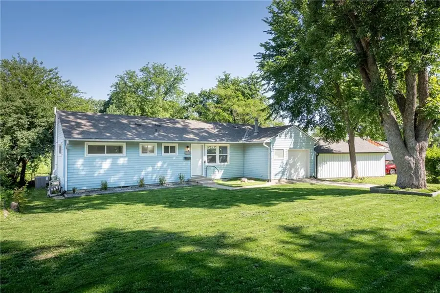 1202 SW Peggy Circle, Lees Summit, MO 64081 - #2