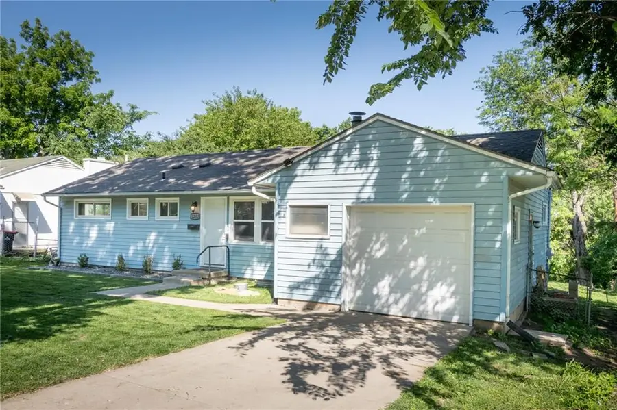 1202 SW Peggy Circle, Lees Summit, MO 64081 - #3