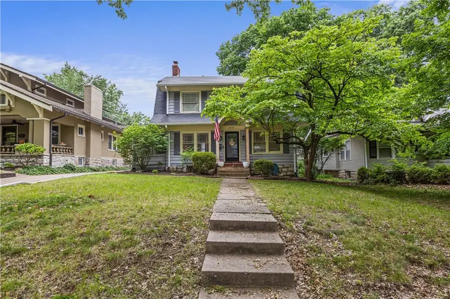 5836 Oak Street, Kansas City, MO 64113 - #3