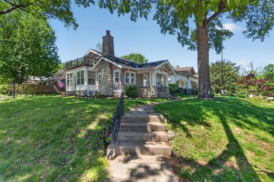 5850 Brookside Boulevard, Kansas City, MO 64113 - #2