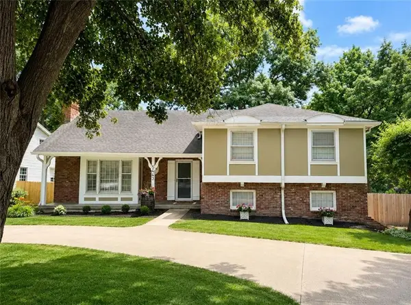 5443 W 100th Street W, Overland Park, KS 66207