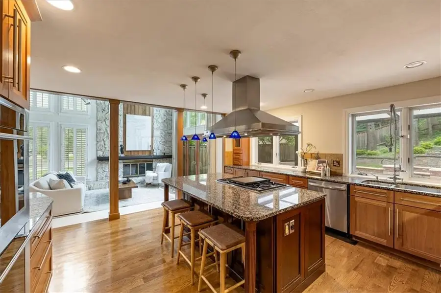 8800 Rosewood Drive, Prairie Village, KS 66207 - #3