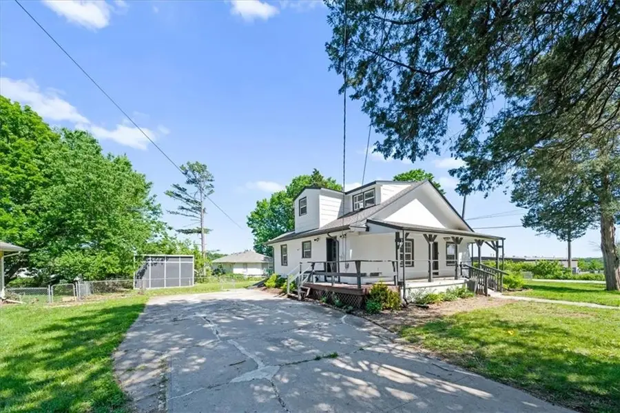 1502 E 135th Street, Grandview, MO 64030 - #2