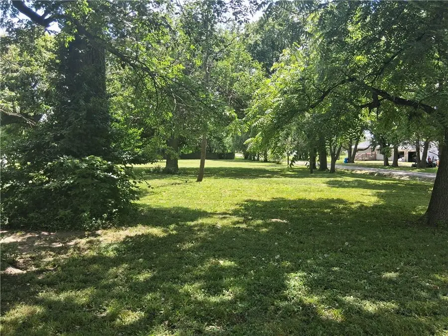 307 S Jefferson Avenue, La Harpe, KS 66751 - #2