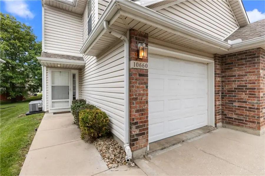 10660 E 46th Terrace, Kansas City, MO 64133 - #2