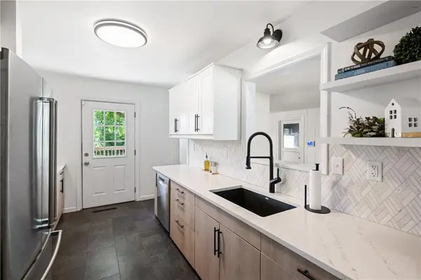 701 E 98th Street, Kansas City, MO 64131