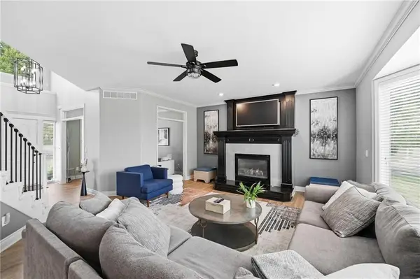 16901 W 84th Street, Lenexa, KS 66219