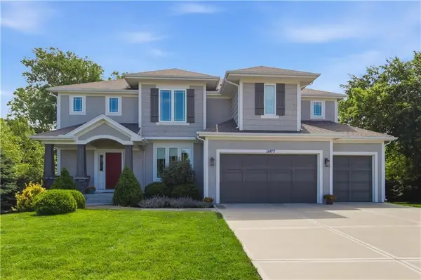11477 S Redbud Lane, Olathe, KS 66061