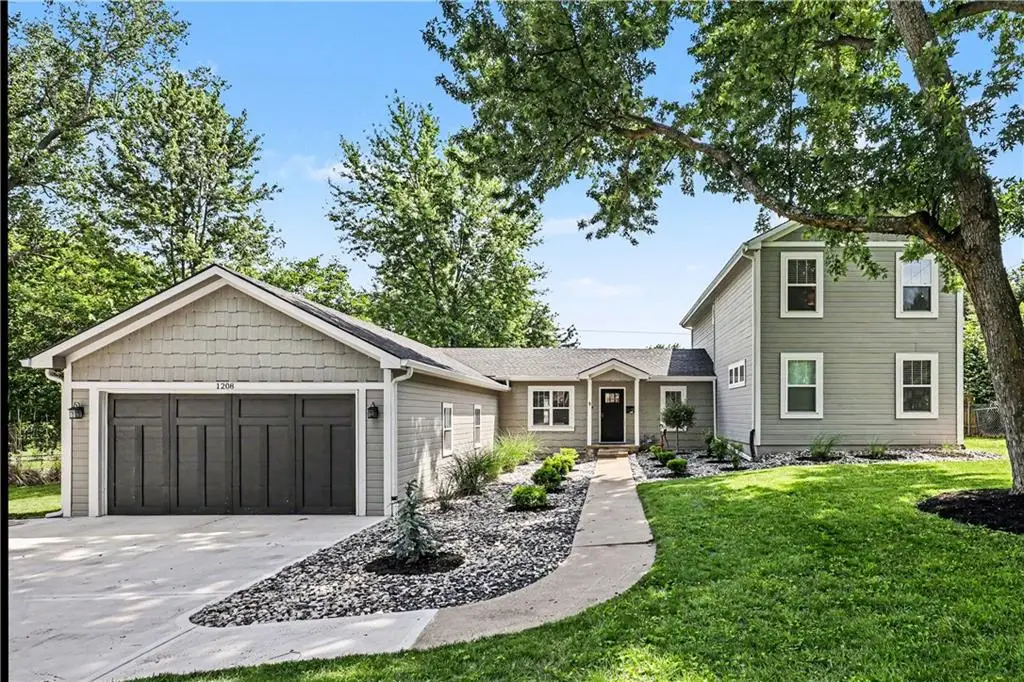 1208 SW South Avenue, Blue Springs, MO 64015 - #1