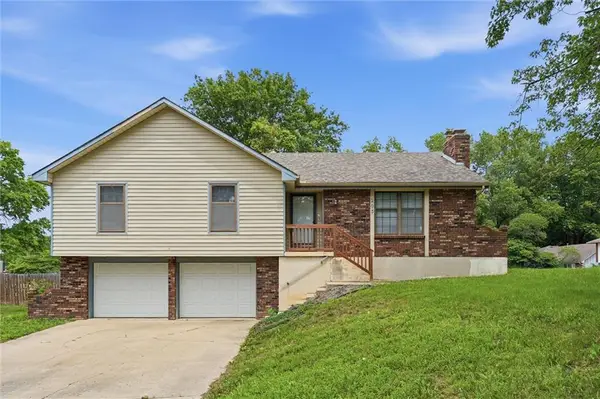 205 SE Moreland School Road, Blue Springs, MO 64014