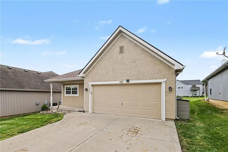 12216 N Pomona Lane, Kansas City, MO 64163 - #2