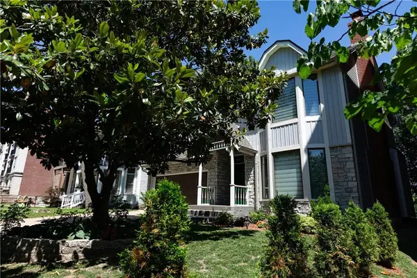240 E 30th Street, Kansas City, MO 64108