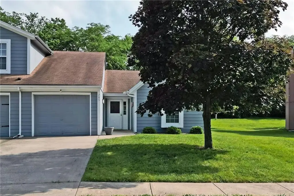 705 NE Swann Circle, Lees Summit, MO 64086 - #1