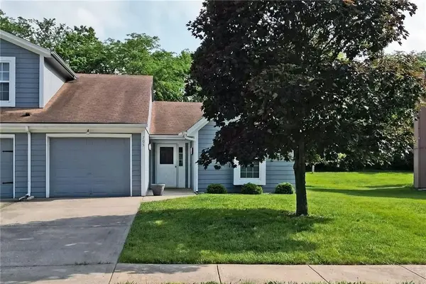 705 NE Swann Circle, Lee's Summit, MO 64086