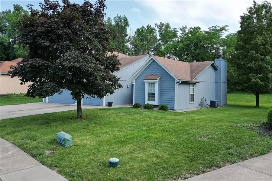 705 NE Swann Circle, Lees Summit, MO 64086 - #3