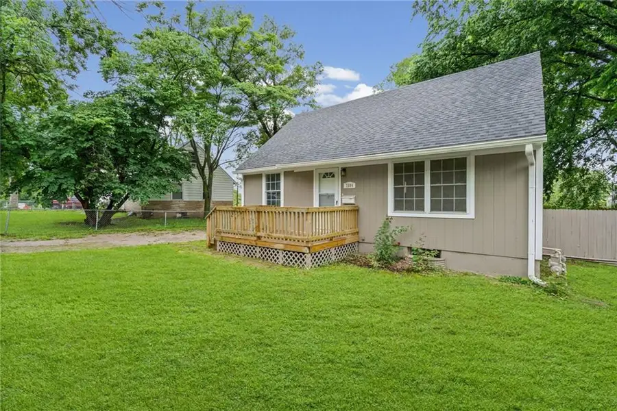 7504 E 49th Street, Kansas City, MO 64129 - #2