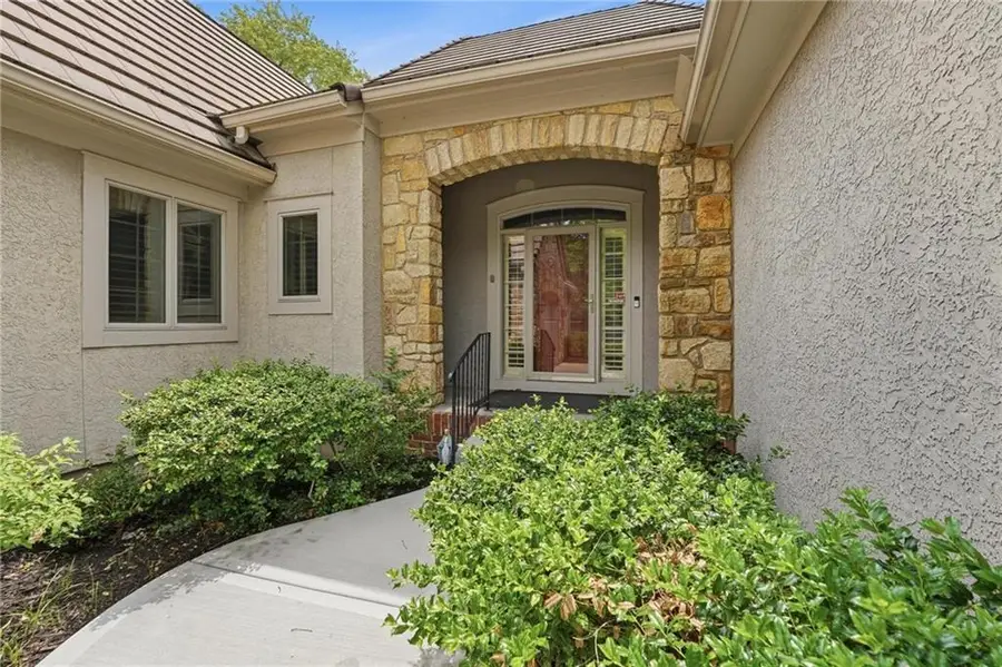 11357 Buena Vista Street, Leawood, KS 66211 - #3