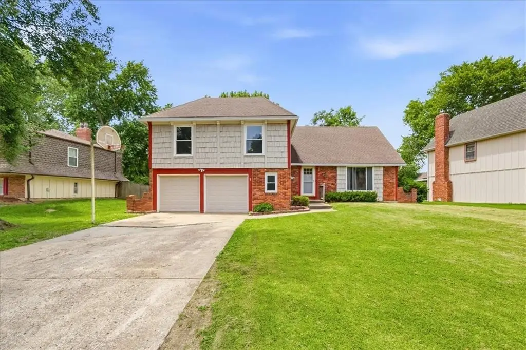 9726 Winslow Place, Kansas City, MO 64131 - #1