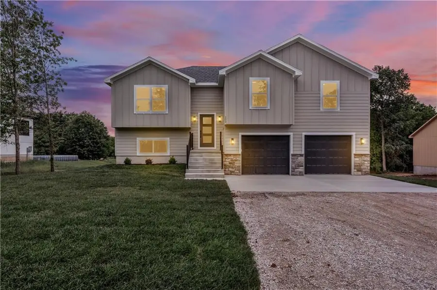 303 NE 51st Road, Warrensburg, MO 64093 - #3