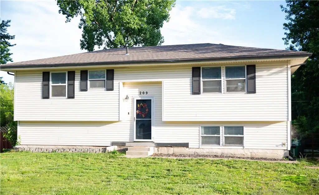 209 W Edgewood Drive, Edgerton, KS 66021 - #1