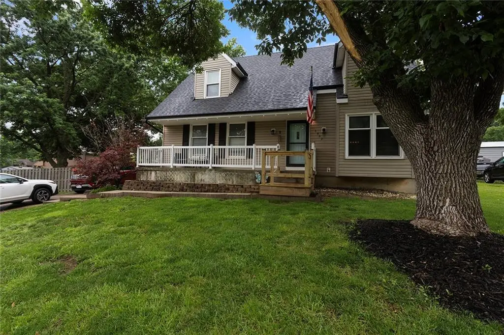 6902 Michael Lane, Pleasant Valley, MO 64068 - #1