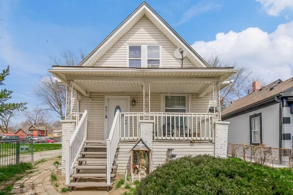 4614 E 10th Street, Kansas City, MO 64127 - #1