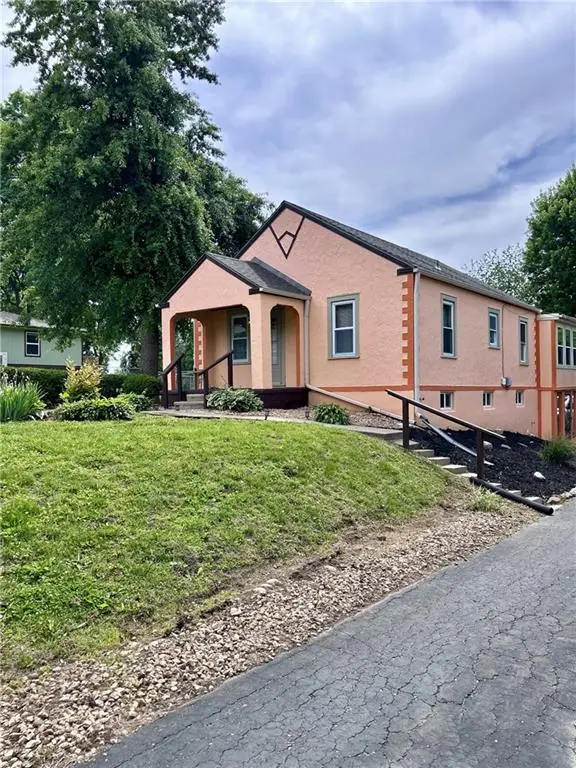 1816 South 40th Street, Saint Joseph, MO 64507 - #2
