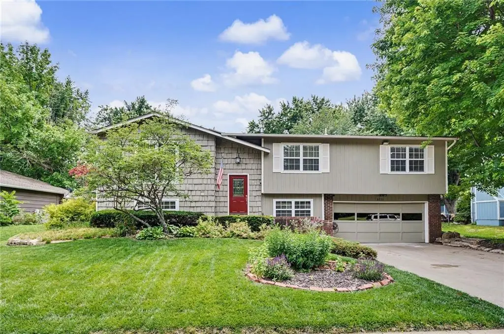 3011 Tomahawk Drive, Lawrence, KS 66049 - #1