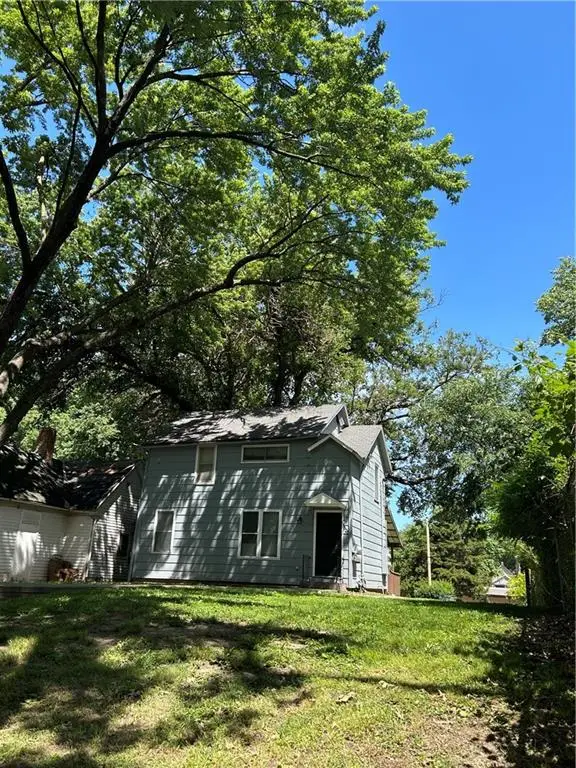 608 A & B Osage Street, Leavenworth, KS 66048