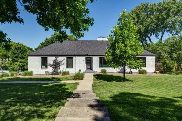 30 NE Normandy Lane, Kansas City, MO 64116